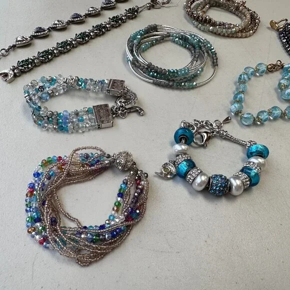 Set of 9 Bracelets including Brighton and Vintage. & cute Heart Embelished Box - Picture 15 of 15